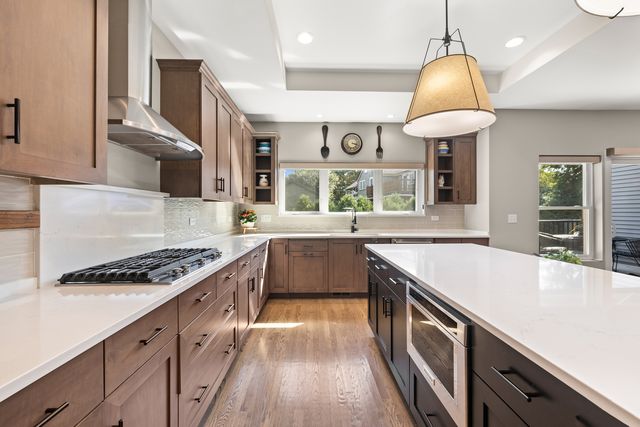 333 W Potomac Avenue, Lombard, IL 60148