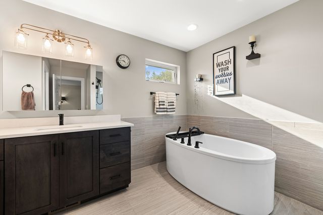 333 W Potomac Avenue, Lombard, IL 60148