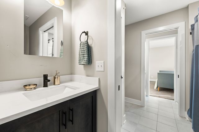 333 W Potomac Avenue, Lombard, IL 60148