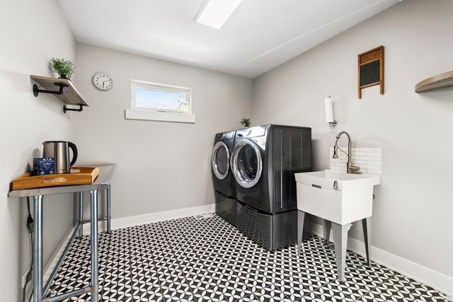 333 W Potomac Avenue, Lombard, IL 60148