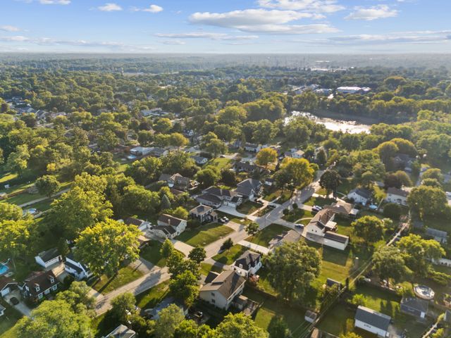 333 W Potomac Avenue, Lombard, IL 60148