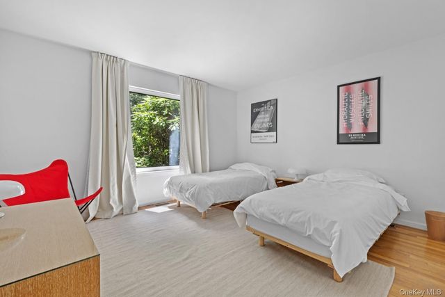 24 Quogue Riverhead Road, Quogue, NY 11959