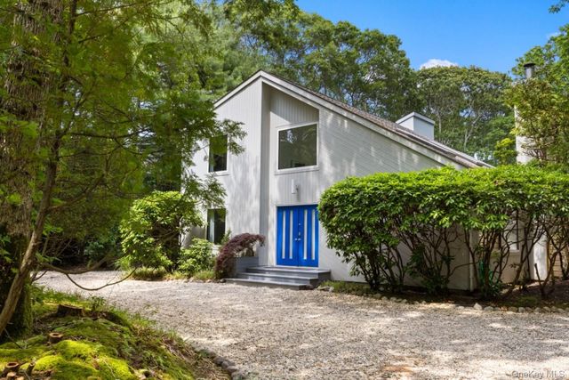 24 Quogue Riverhead Road, Quogue, NY 11959