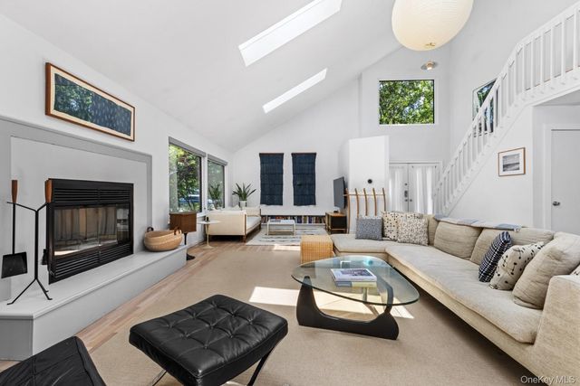 24 Quogue Riverhead Road, Quogue, NY 11959