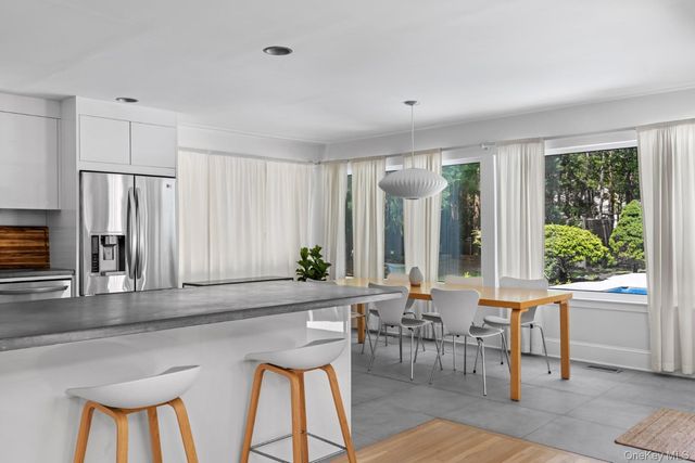 24 Quogue Riverhead Road, Quogue, NY 11959