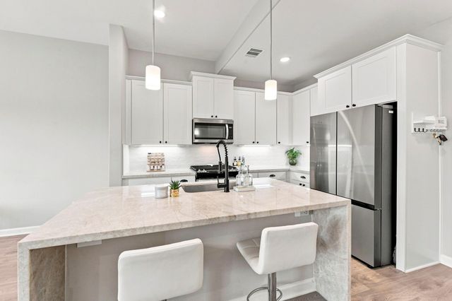 6020 T C Jester Boulevard, Houston, TX 77091