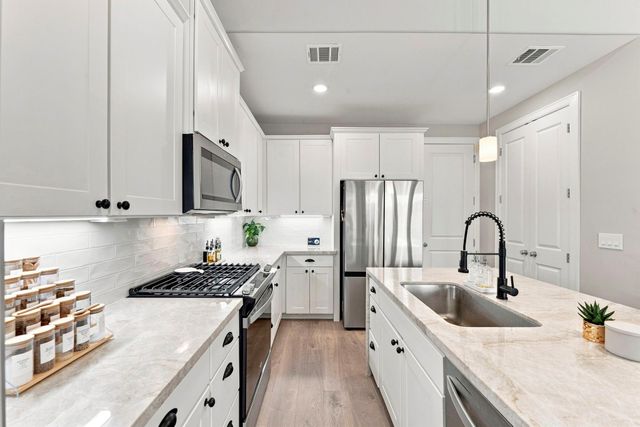 6020 T C Jester Boulevard, Houston, TX 77091
