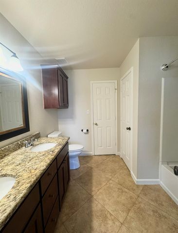 110 Comal CV, Elgin, TX 78621