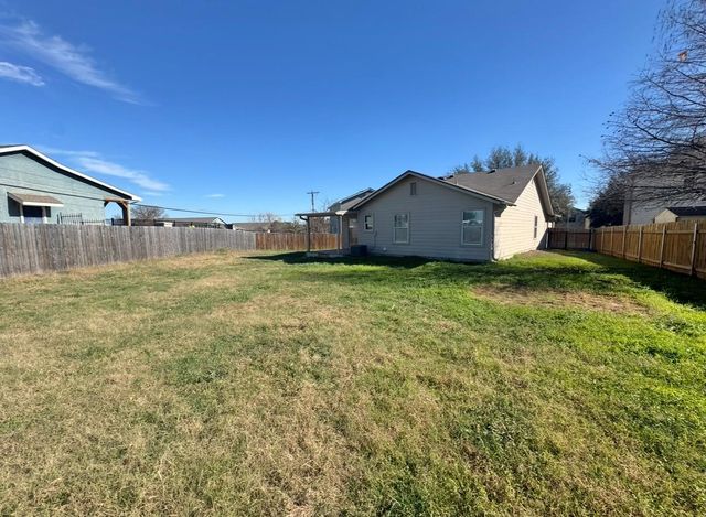 110 Comal CV, Elgin, TX 78621