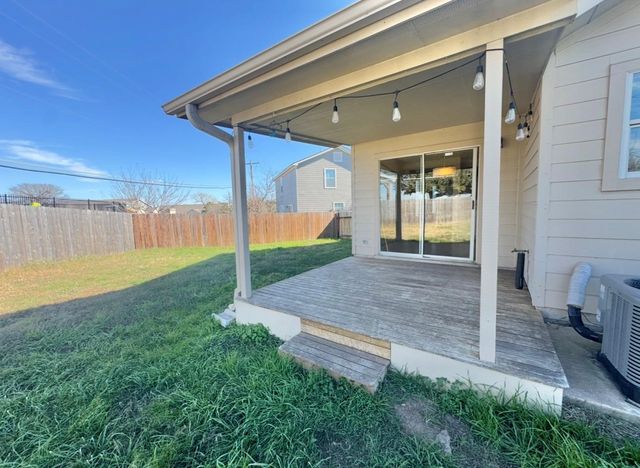 110 Comal CV, Elgin, TX 78621