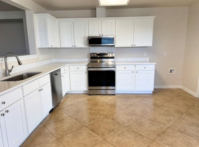 110 Comal CV, Elgin, TX 78621