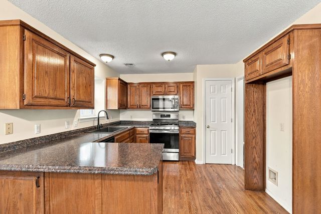 12504 E 82nd Place North, Owasso, OK 74055