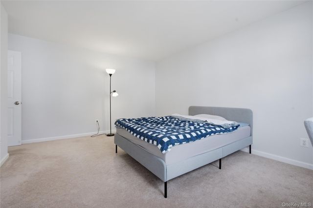 69 Thomas Lane, East Setauket, NY 11733