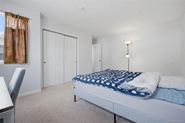 69 Thomas Lane, East Setauket, NY 11733