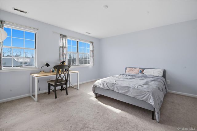 69 Thomas Lane, East Setauket, NY 11733