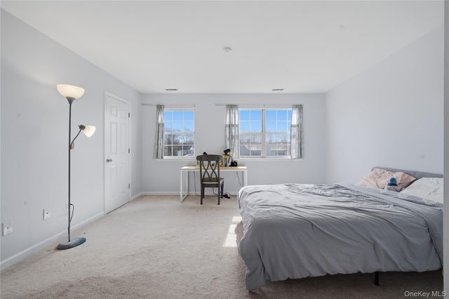 69 Thomas Lane, East Setauket, NY 11733