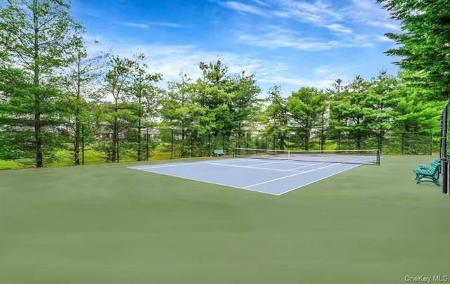 69 Thomas Lane, East Setauket, NY 11733