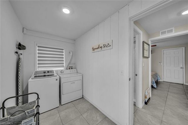 1032 NE Pine Island LN, Cape Coral, FL 33909