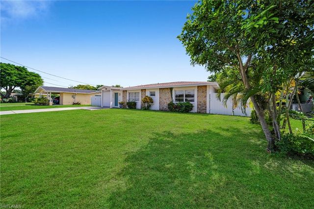 1032 NE Pine Island LN, Cape Coral, FL 33909