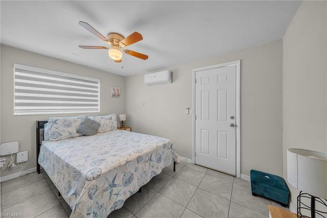 1032 NE Pine Island LN, Cape Coral, FL 33909