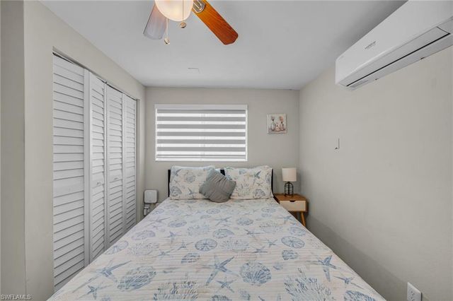 1032 NE Pine Island LN, Cape Coral, FL 33909