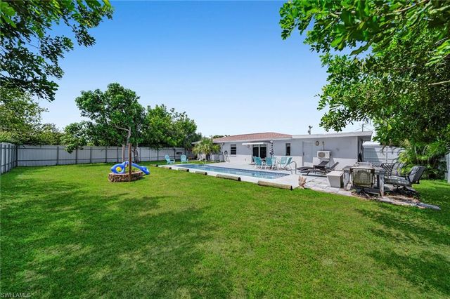 1032 NE Pine Island LN, Cape Coral, FL 33909