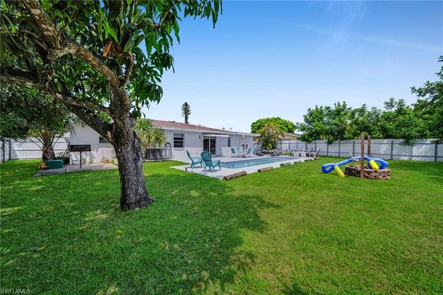 1032 NE Pine Island LN, Cape Coral, FL 33909