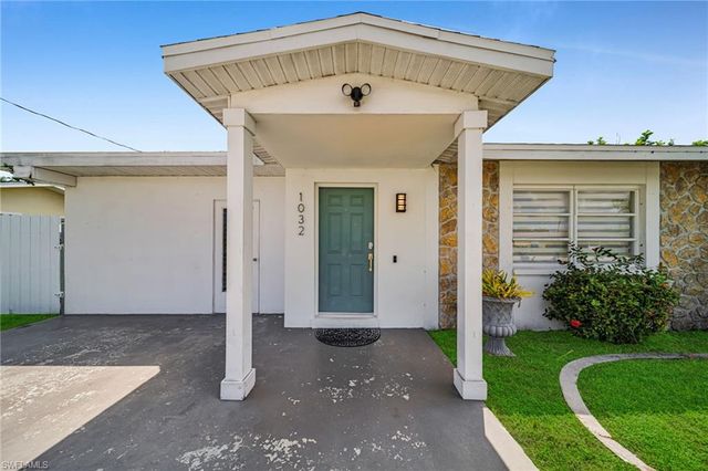 1032 NE Pine Island LN, Cape Coral, FL 33909