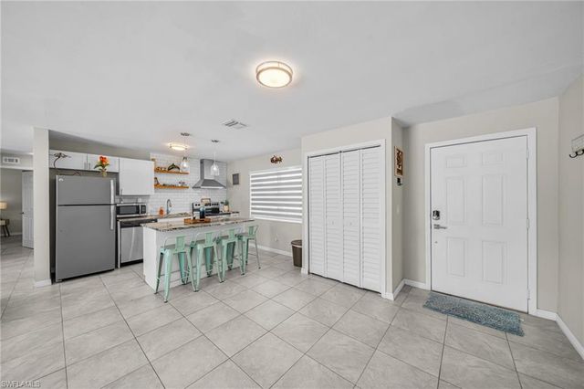 1032 NE Pine Island LN, Cape Coral, FL 33909