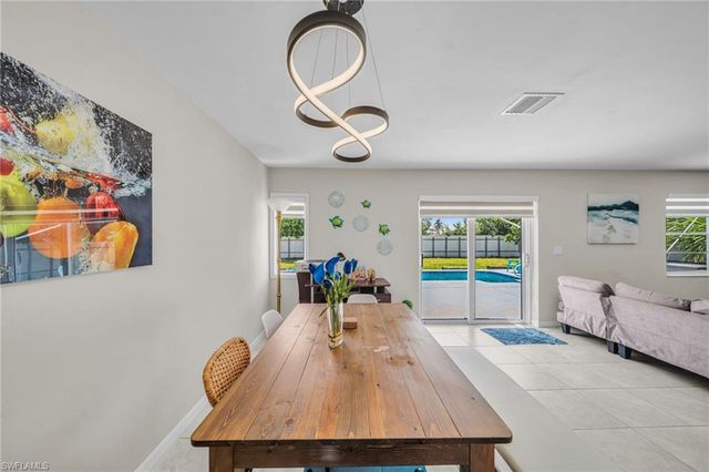 1032 NE Pine Island LN, Cape Coral, FL 33909