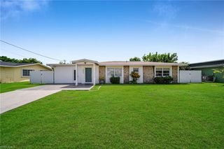 1032 NE Pine Island LN, Cape Coral, FL 33909