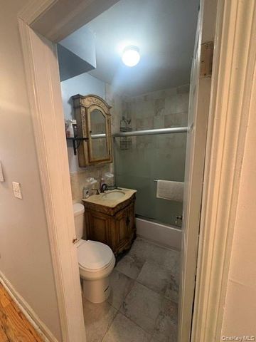 4 E 54TH Street 2G, Brooklyn, NY 11203