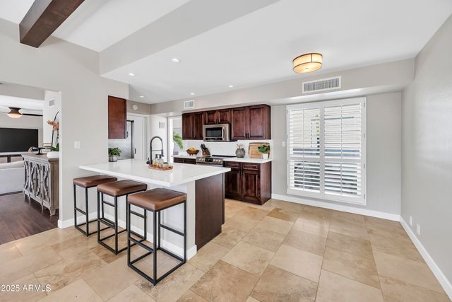 7232 N 13TH Street, Phoenix, AZ 85020