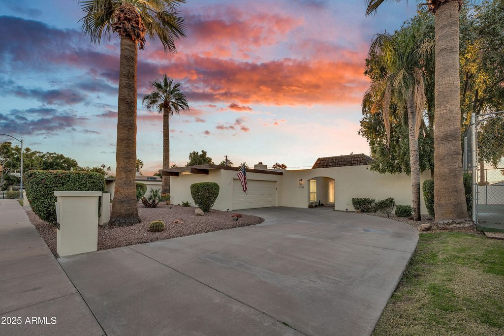 7232 N 13TH Street, Phoenix, AZ 85020