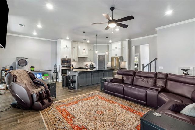 9205 NW 91st Street, Yukon, OK 73099