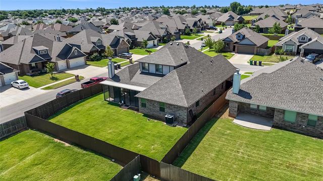 9205 NW 91st Street, Yukon, OK 73099