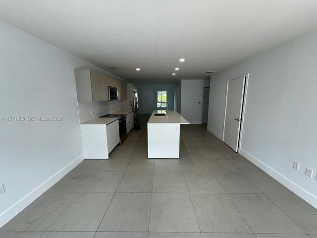 2555 NE 193rd Street 2106, Miami, FL 33180