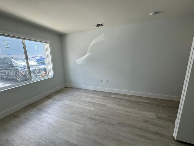 2555 NE 193rd Street 2106, Miami, FL 33180