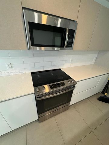 2555 NE 193rd Street 2106, Miami, FL 33180