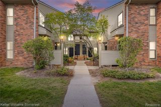 20745 Indian Creek Drive, Farmington Hills, MI 48335