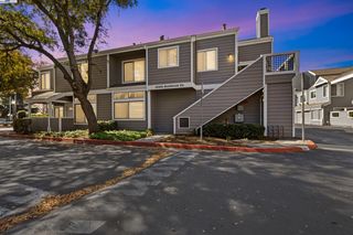 25525 Southwick Dr 110, Hayward, CA 94544