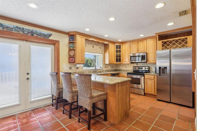 808 E Plantation Circle, Plantation, FL 33324