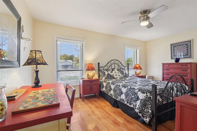 808 E Plantation Circle, Plantation, FL 33324