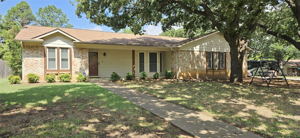 6737 Bartay Drive, North Richland Hills, TX 76182