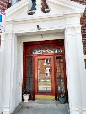 100 Lanark Rd 8, Boston, MA 02135