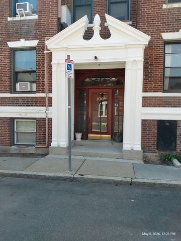 100 Lanark Rd 8, Boston, MA 02135