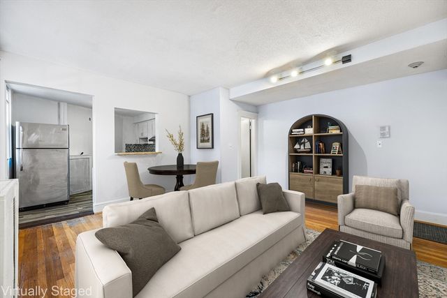100 Lanark Rd 8, Boston, MA 02135
