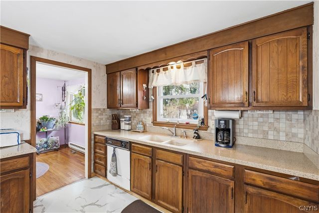 112 Merriwether Drive, Camillus, NY 13219