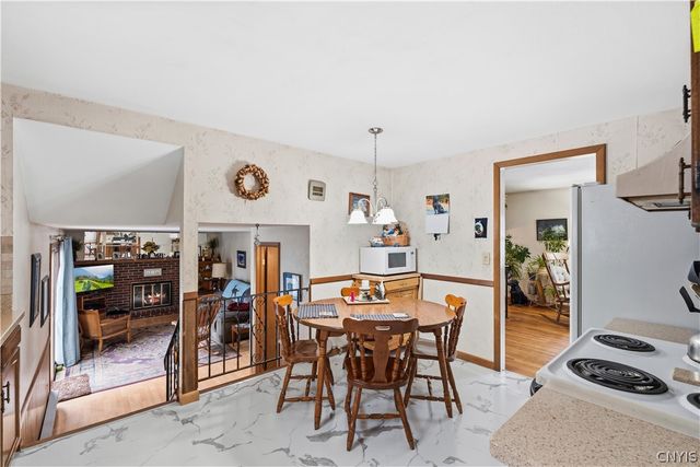 112 Merriwether Drive, Camillus, NY 13219