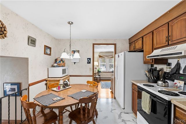 112 Merriwether Drive, Camillus, NY 13219